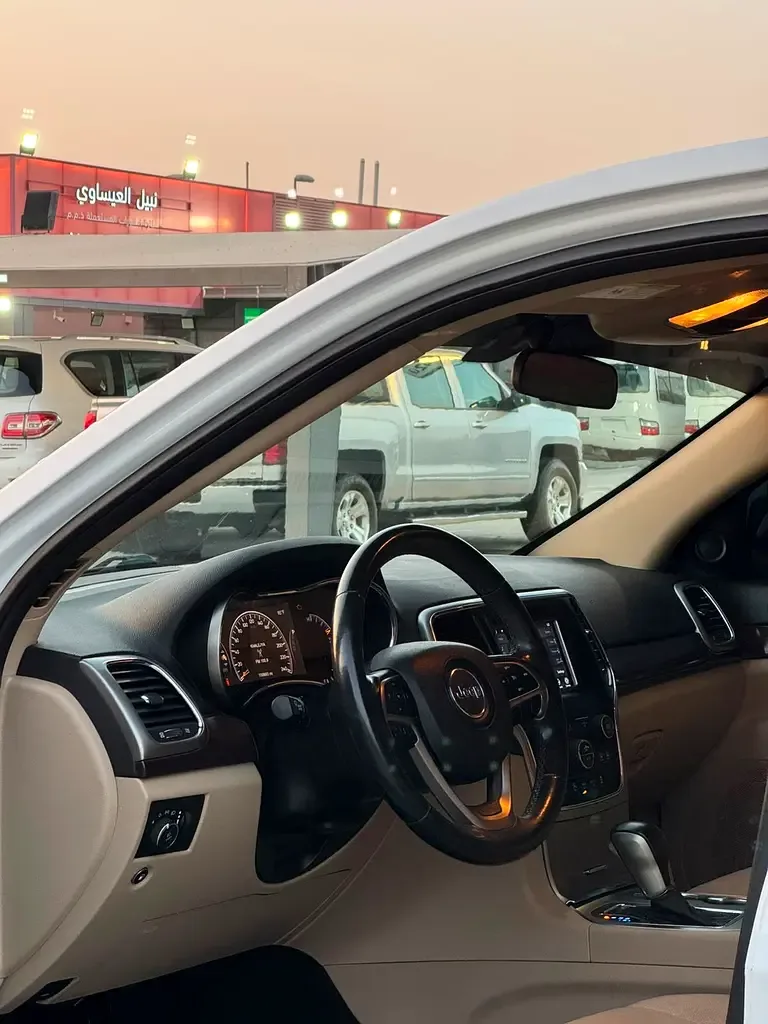 Jeep Grand Cherokee 3.6 AT AWD (286 حصان) - 10