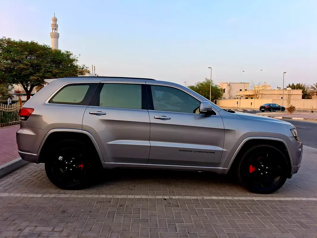 Jeep Grand Cherokee 3.6 AT AWD (286 حصان) - 3