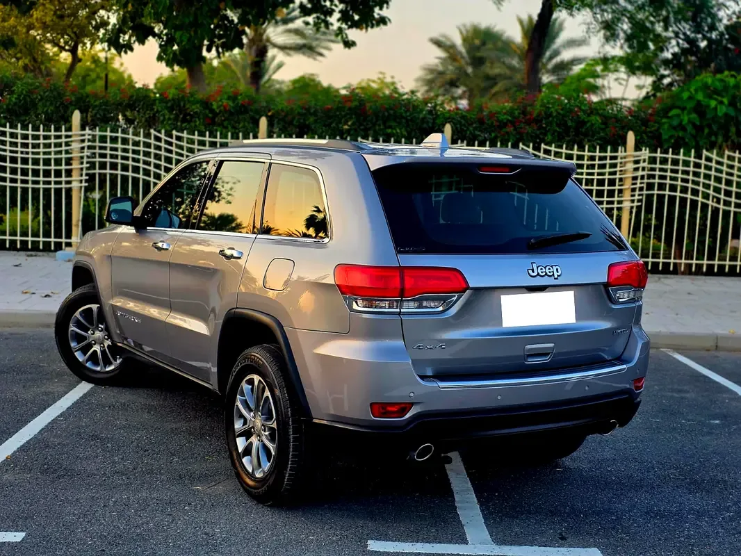 Jeep Grand Cherokee 3.6 AT AWD (286 حصان) - 4