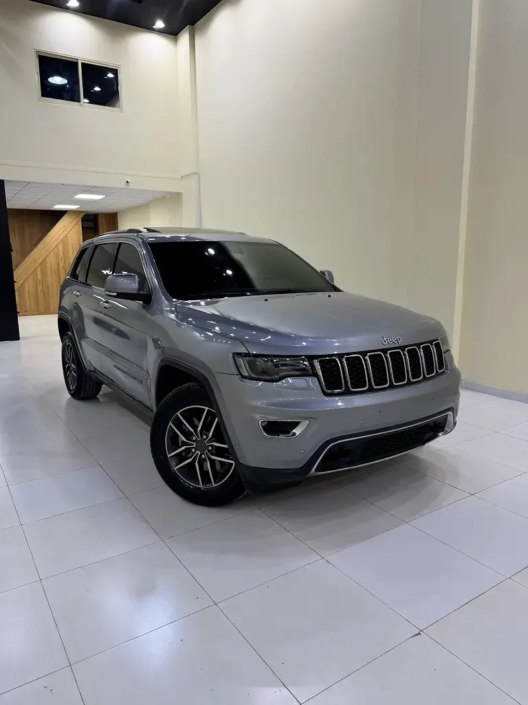 Jeep Grand Cherokee 3.6 AT AWD (286 حصان) - 2