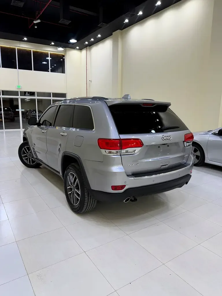 Jeep Grand Cherokee 3.6 AT AWD (286 حصان) - 3