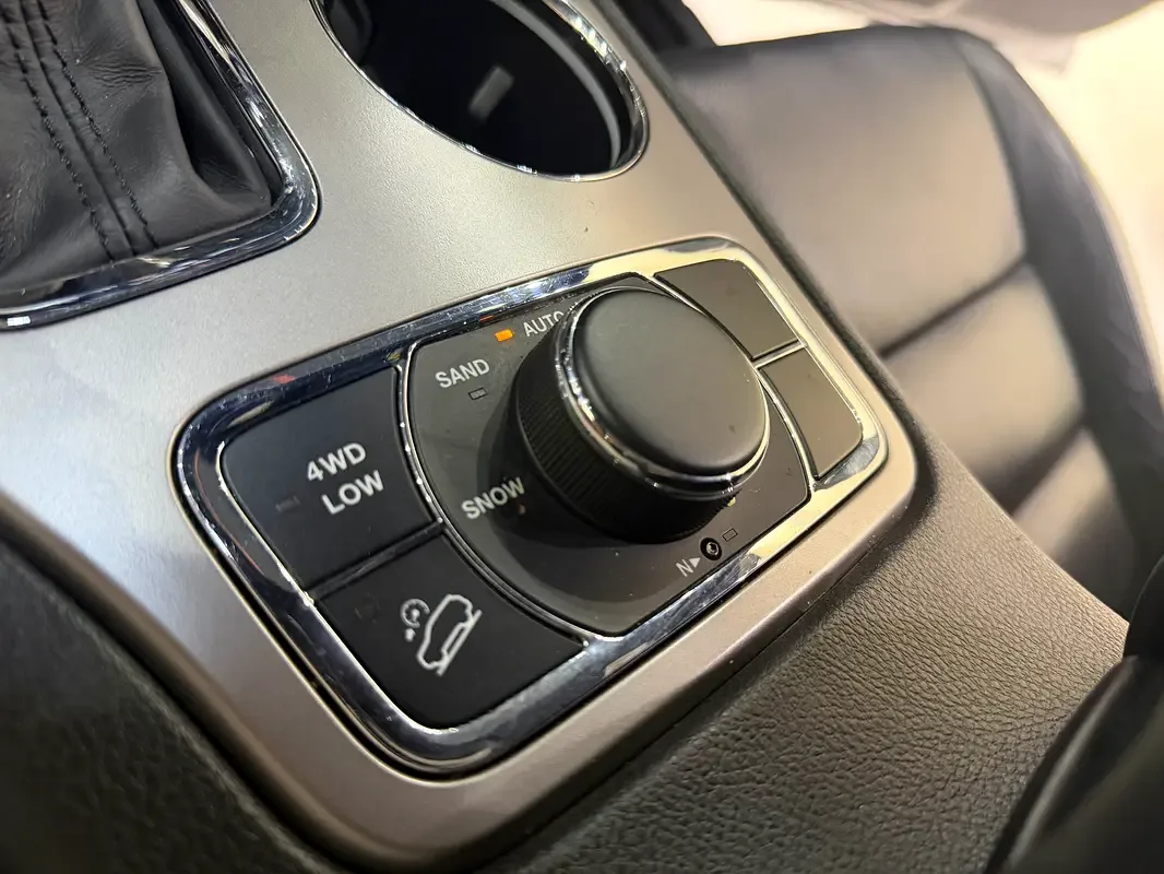 Jeep Grand Cherokee 3.6 AT AWD (286 حصان) - 16
