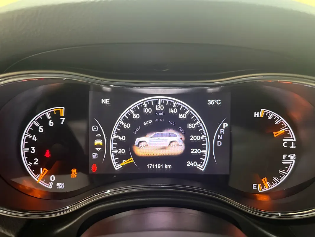 Jeep Grand Cherokee 3.6 AT AWD (286 حصان) - 19