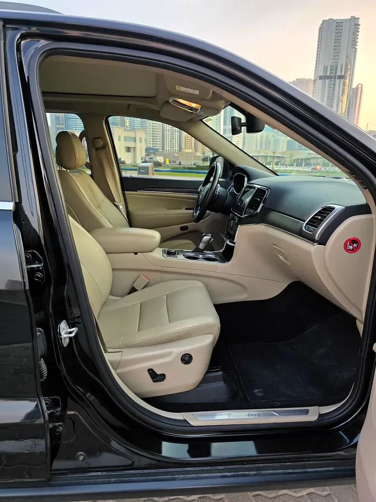 Jeep Grand Cherokee 3.6 AT AWD (286 حصان) - 7