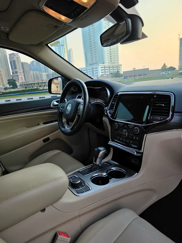 Jeep Grand Cherokee 3.6 AT AWD (286 حصان) - 9