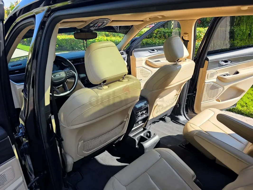 Jeep Grand Cherokee 3.6 AT AWD (297 hp) - 2