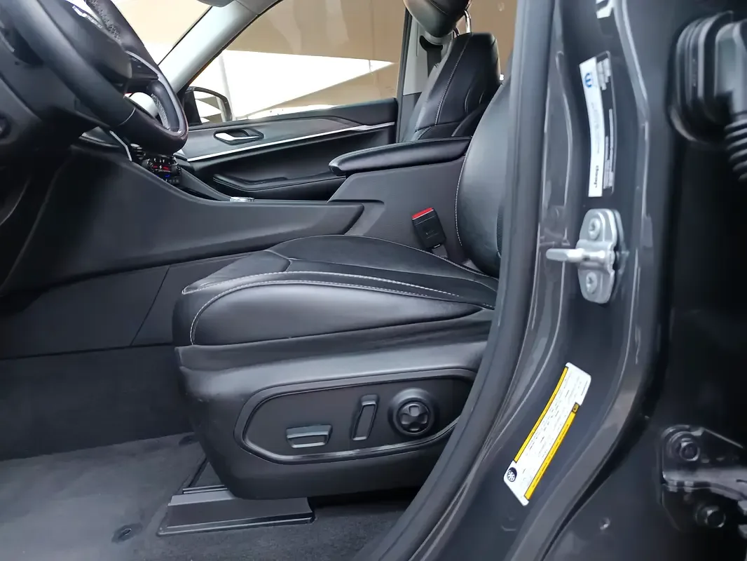 Jeep Grand Cherokee 3.6 AT RWD (297 hp) - 12