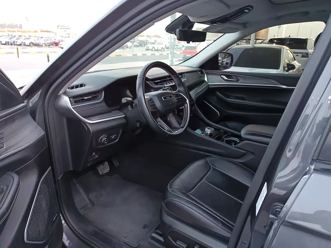 Jeep Grand Cherokee 3.6 AT RWD (297 hp) - 11