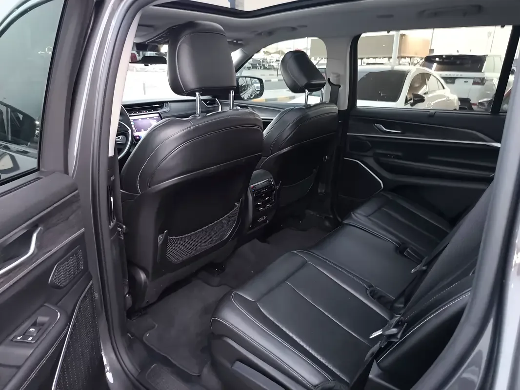 Jeep Grand Cherokee 3.6 AT RWD (297 hp) - 17