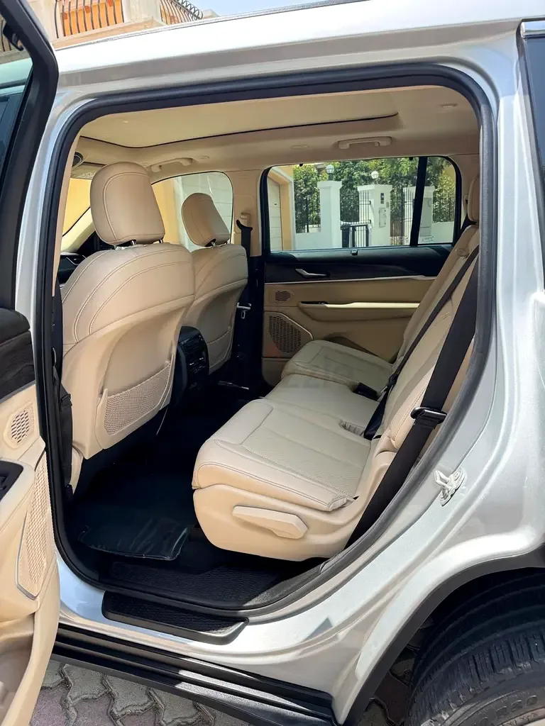 Jeep Grand Cherokee 3.6 AT RWD (297 حصان) - 11