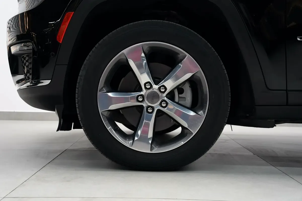Jeep Grand Cherokee 3.6 AT RWD (297 hp) - 15