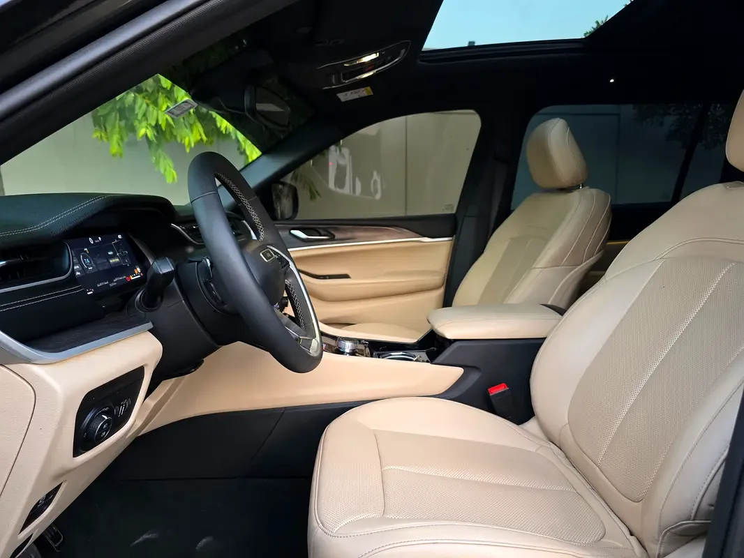Jeep Grand Cherokee 3.6 AT RWD (297 حصان) - 15