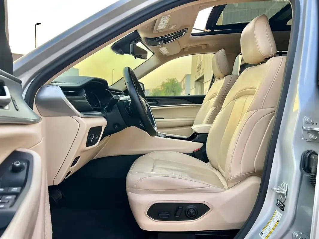 Jeep Grand Cherokee 3.6 AT RWD (297 حصان) - 5