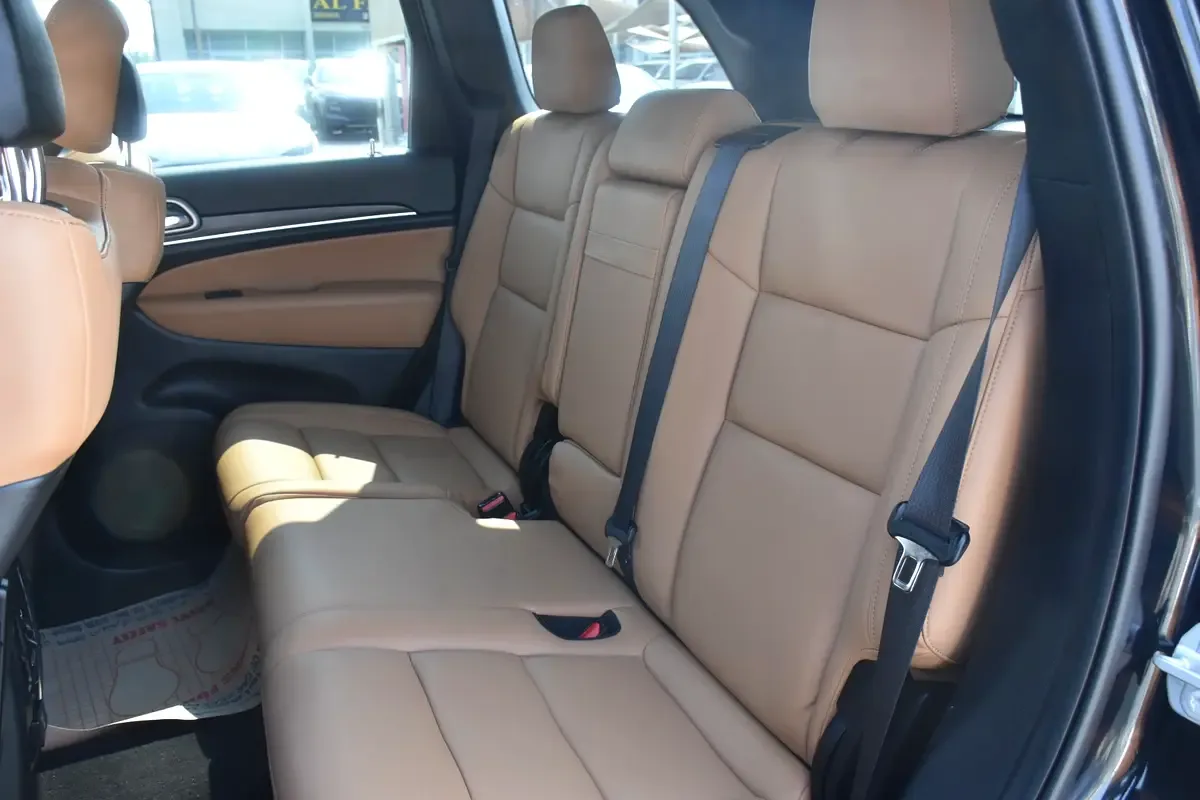 Jeep Grand Cherokee 3.6 AT RWD (297 حصان) - 15