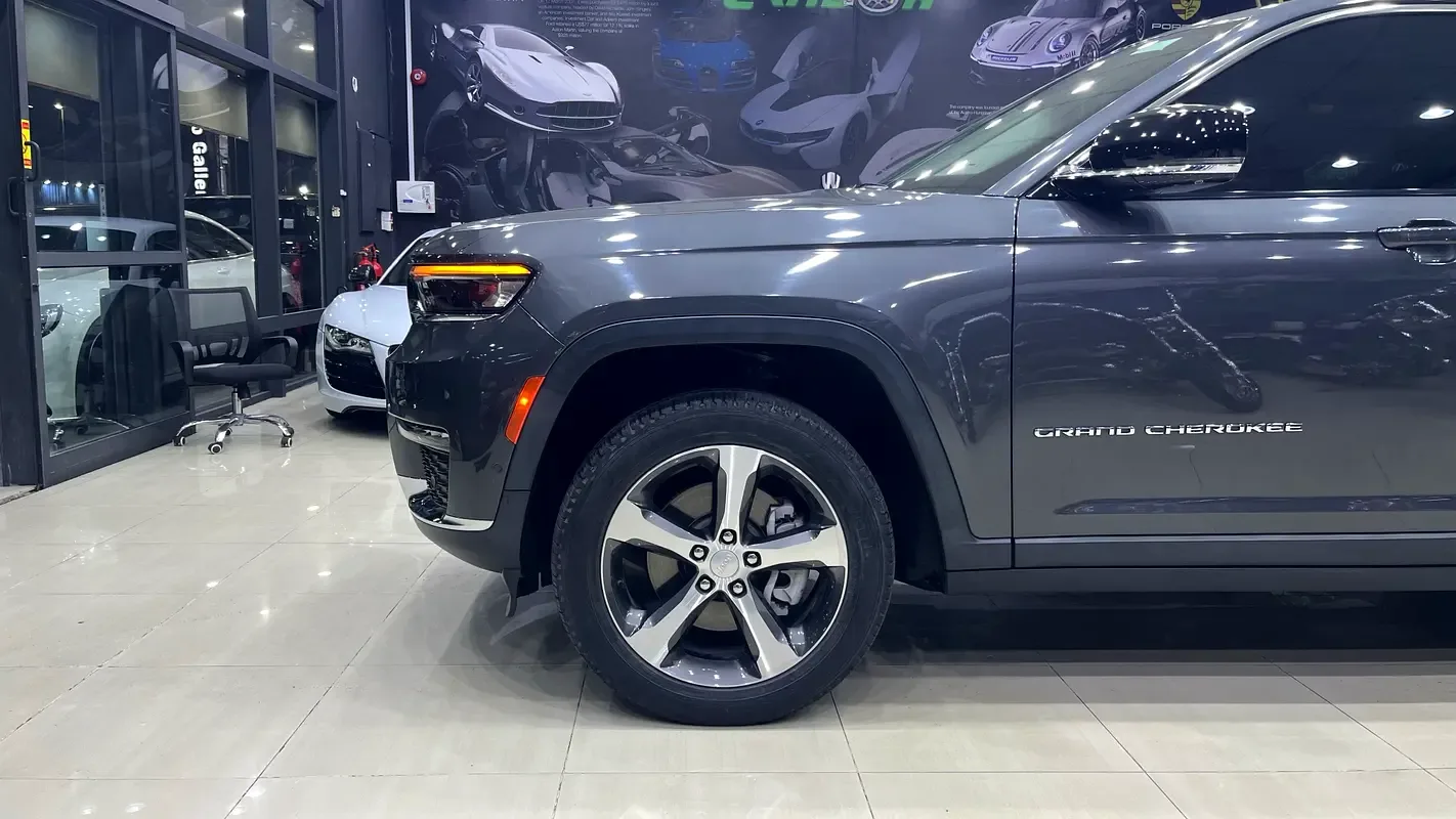 Jeep Grand Cherokee 3.6 AT RWD (297 حصان) - 6