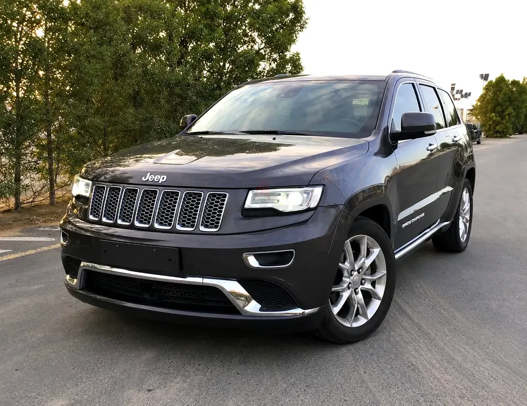 Jeep Grand Cherokee 5.7 Hemi AT AWD (347 hp)