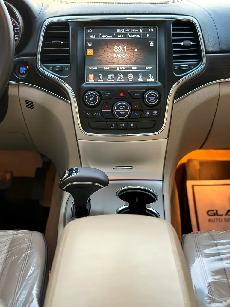 Jeep Grand Cherokee 5.7 Hemi AT AWD (347 hp) - 15