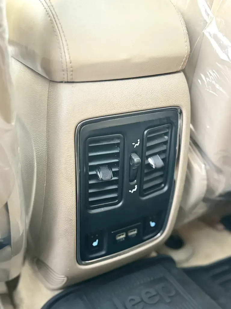 Jeep Grand Cherokee 5.7 Hemi AT AWD (347 hp) - 19