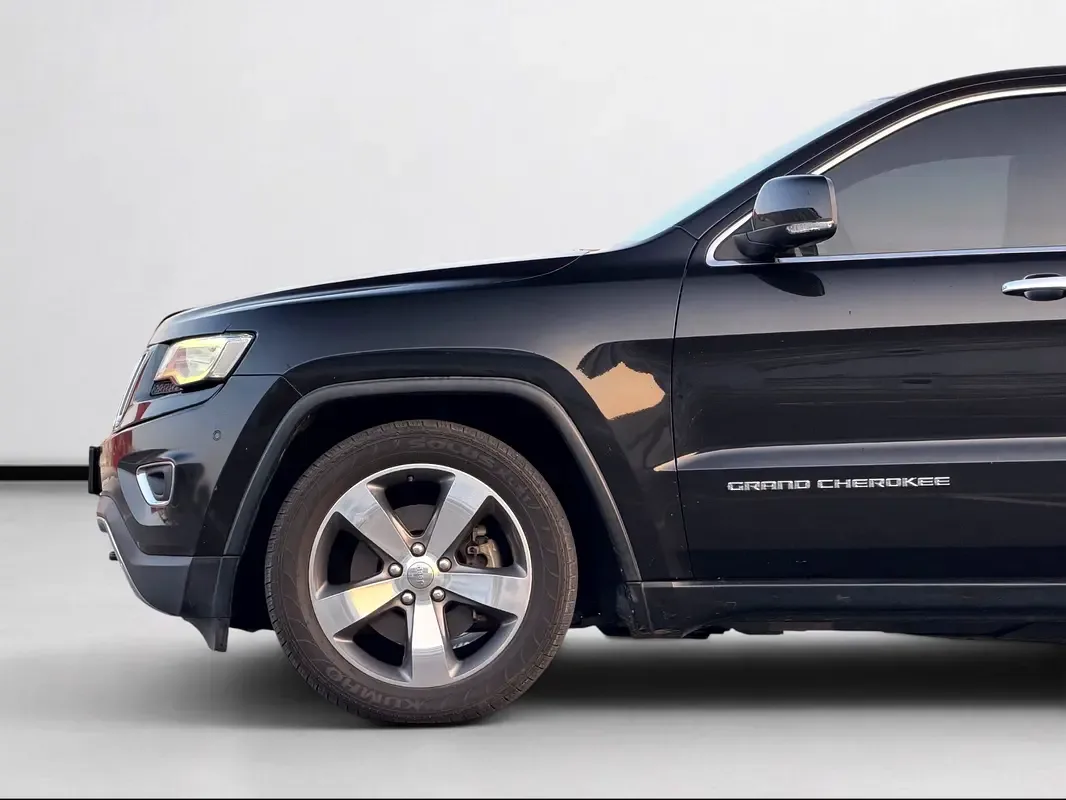 Jeep Grand Cherokee 5.7 Hemi AT AWD (347 حصان) - 10