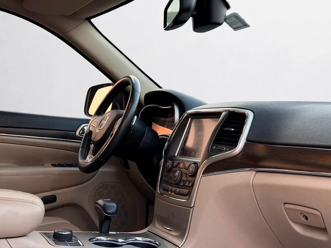 Jeep Grand Cherokee 5.7 Hemi AT AWD (347 حصان) - 12