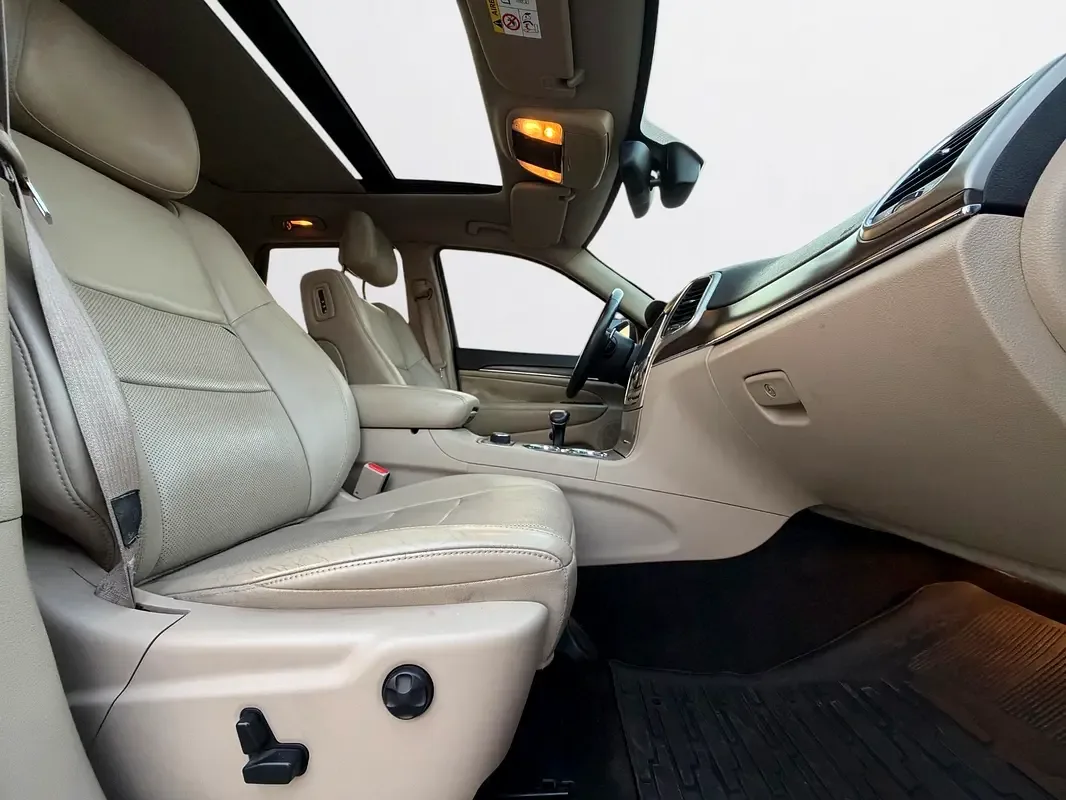 Jeep Grand Cherokee 5.7 Hemi AT AWD (347 حصان) - 17