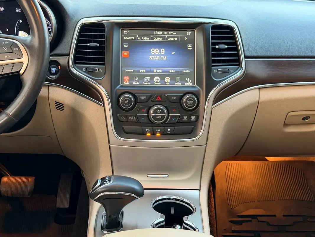 Jeep Grand Cherokee 5.7 Hemi AT AWD (347 حصان) - 16