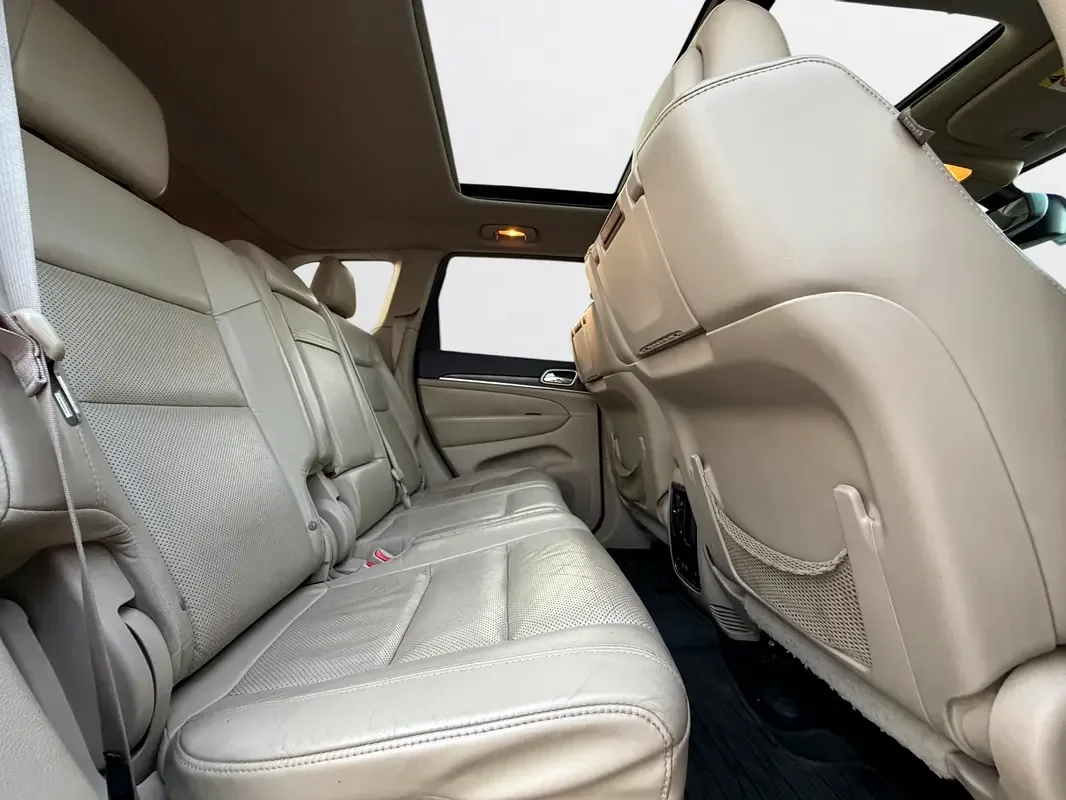 Jeep Grand Cherokee 5.7 Hemi AT AWD (347 حصان) - 19