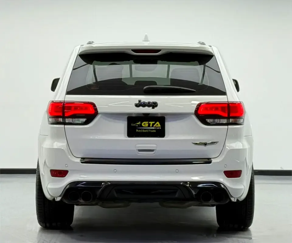 Jeep Grand Cherokee 6.2 Hemi AT AWD (717 حصان) - 5
