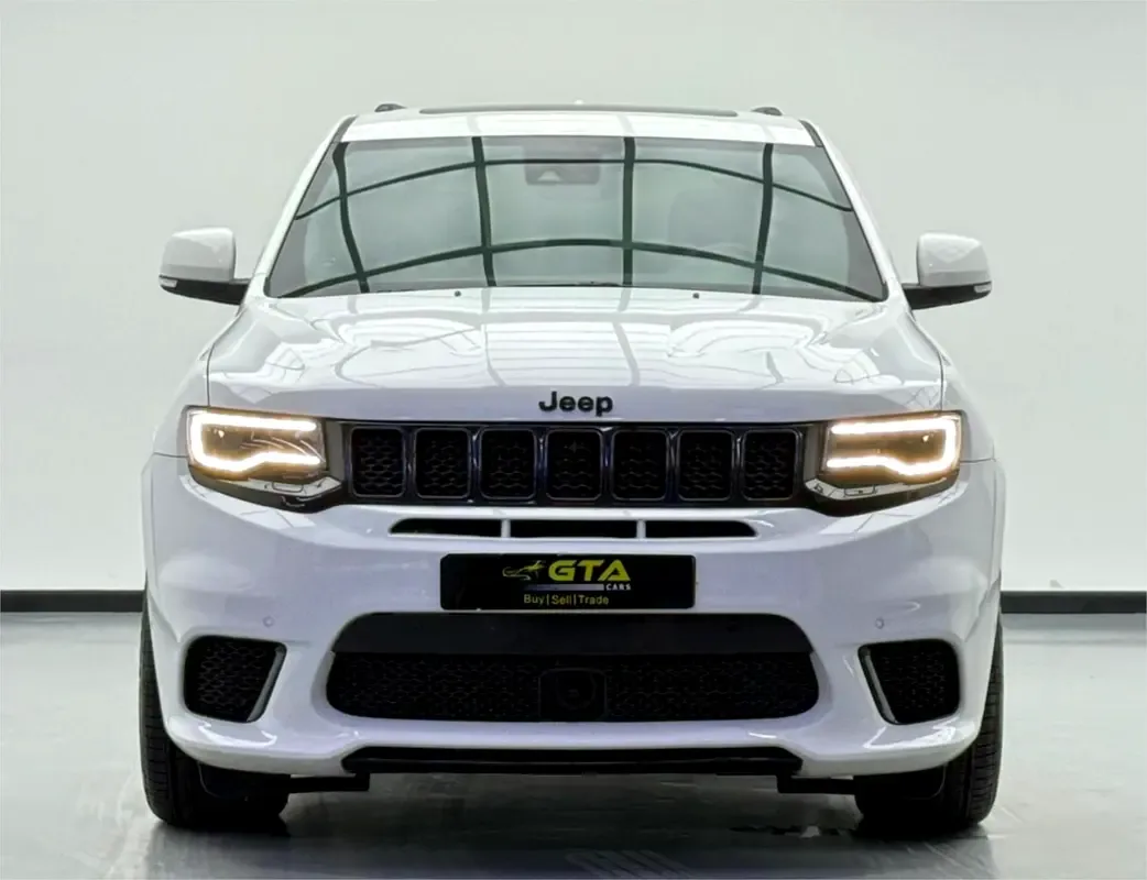 Jeep Grand Cherokee 6.2 Hemi AT AWD (717 حصان) - 2