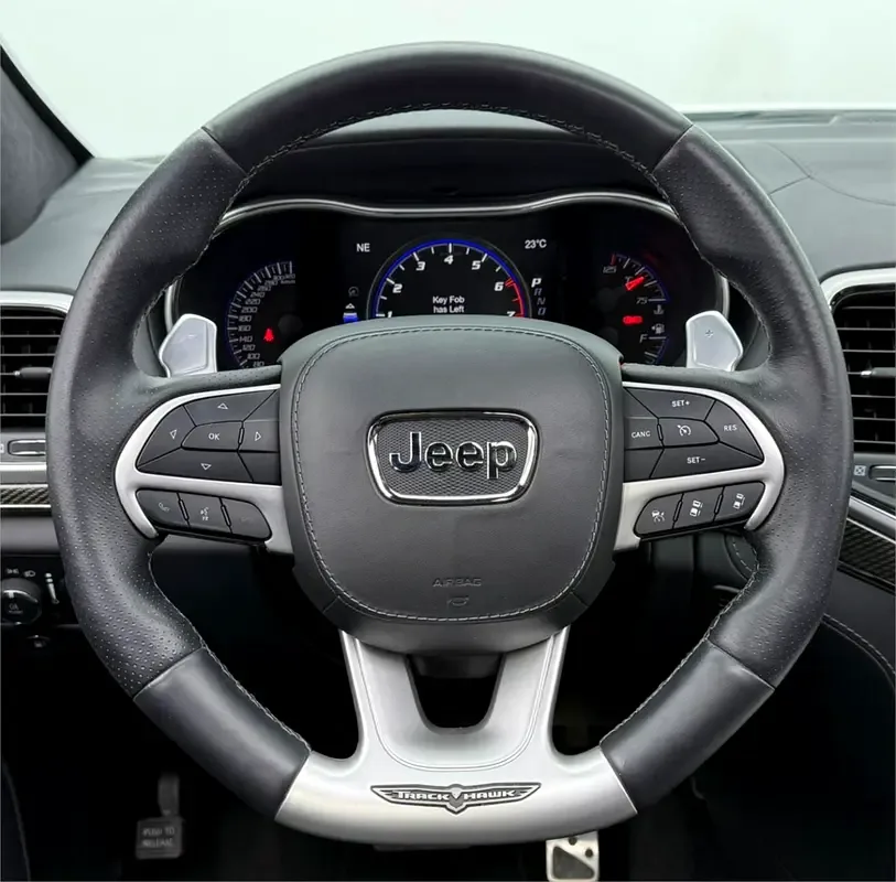 Jeep Grand Cherokee 6.2 Hemi AT AWD (717 حصان) - 7