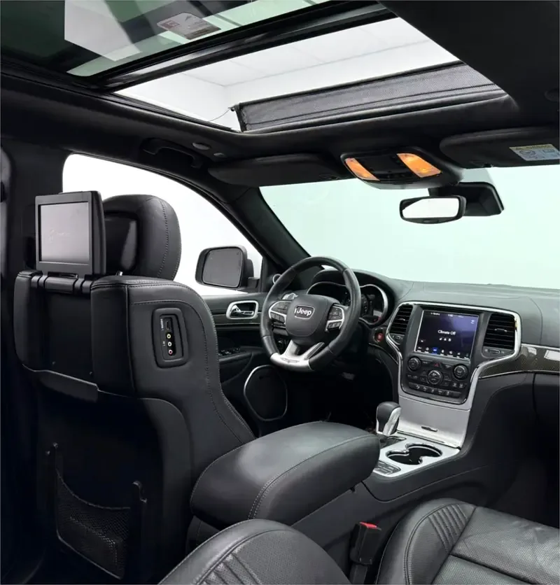 Jeep Grand Cherokee 6.2 Hemi AT AWD (717 حصان) - 10