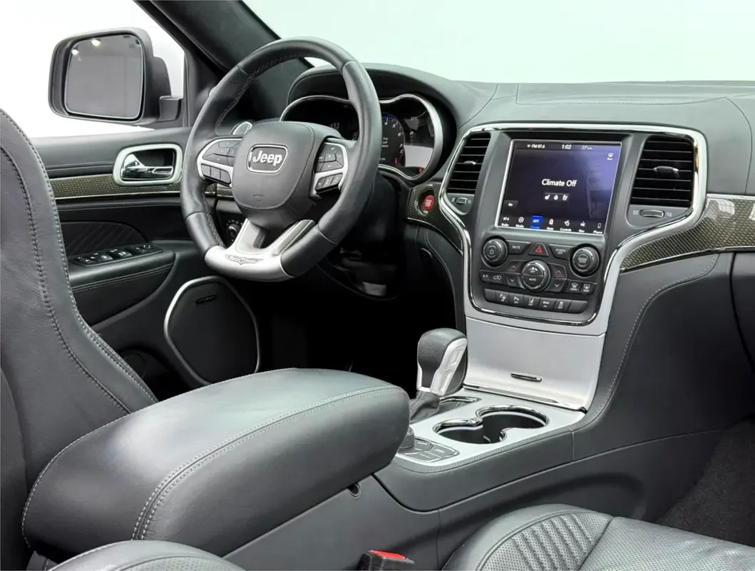 Jeep Grand Cherokee 6.2 Hemi AT AWD (717 حصان) - 12