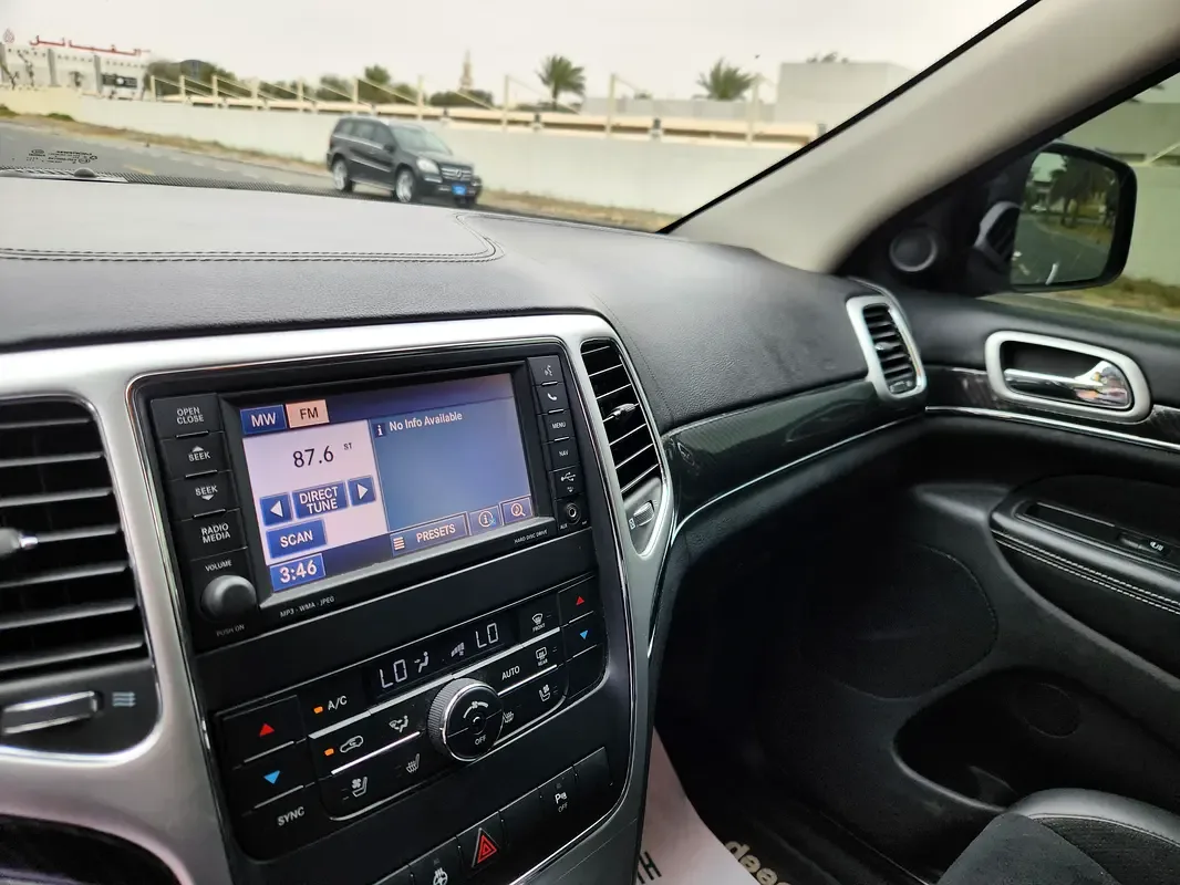 Jeep Grand Cherokee 6.4 AT AWD (468 hp) - 13