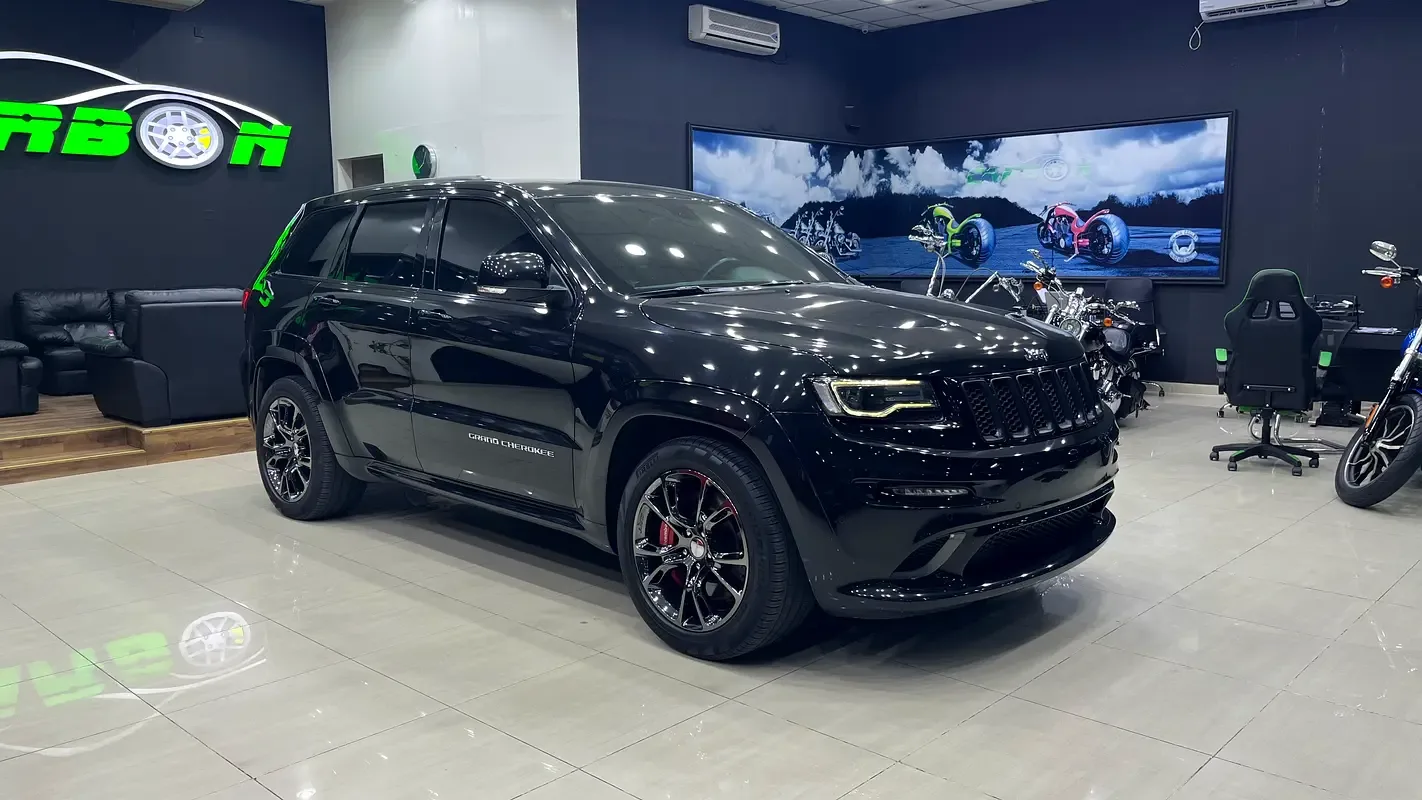 Jeep Grand Cherokee 6.4 AT AWD (468 حصان) - 4