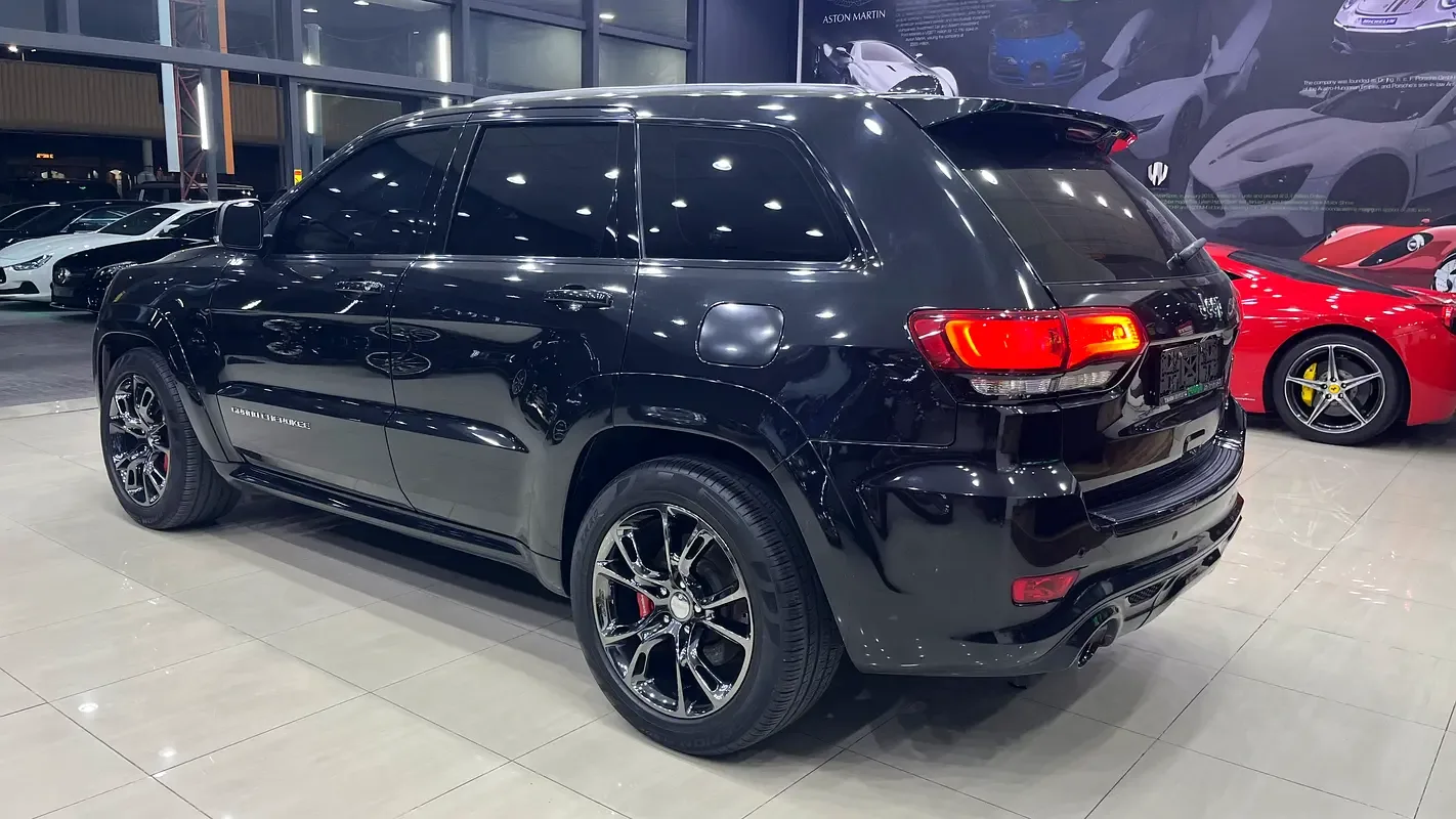 Jeep Grand Cherokee 6.4 AT AWD (468 حصان) - 7