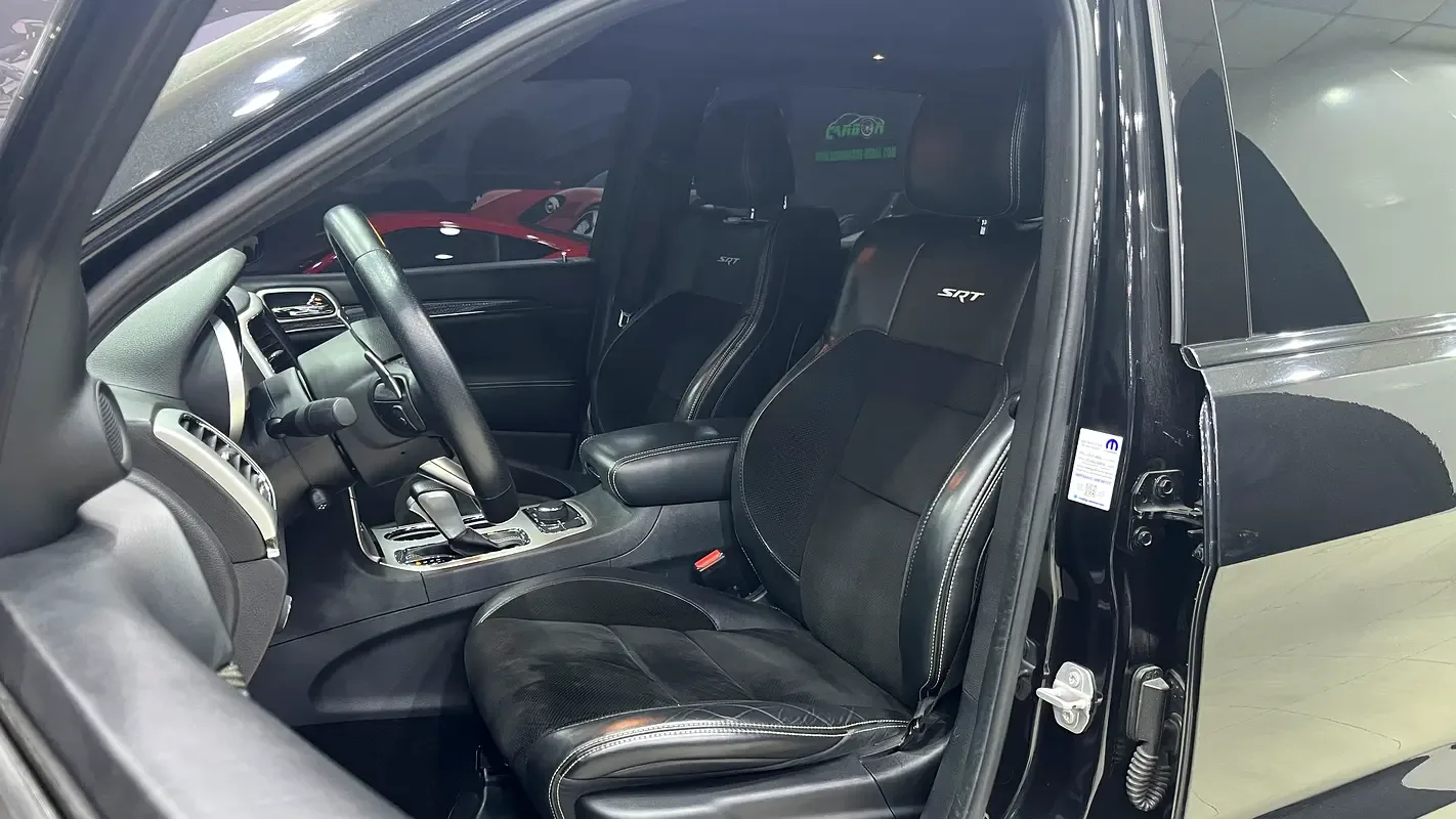 Jeep Grand Cherokee 6.4 AT AWD (468 حصان) - 12