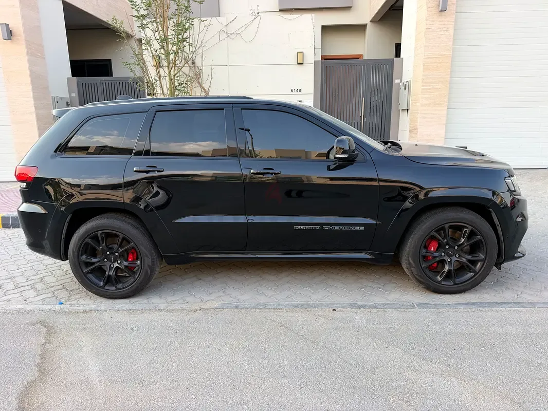 Jeep Grand Cherokee 6.4 AT AWD (468 حصان) - 4