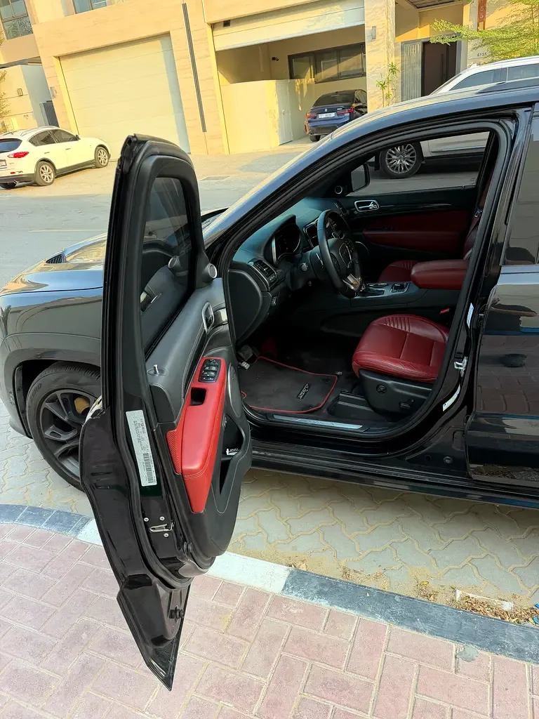 Jeep Grand Cherokee 6.4 AT AWD (468 حصان) - 9