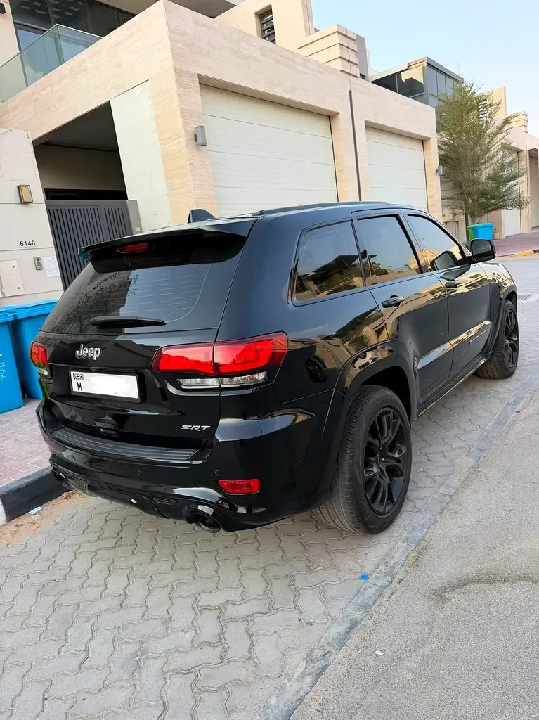 Jeep Grand Cherokee 6.4 AT AWD (468 حصان) - 8