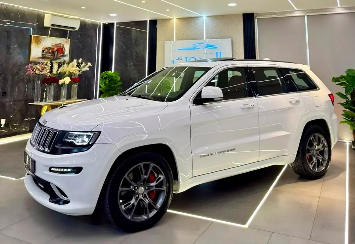 Jeep Grand Cherokee 6.4 AT AWD (468 hp) - 2