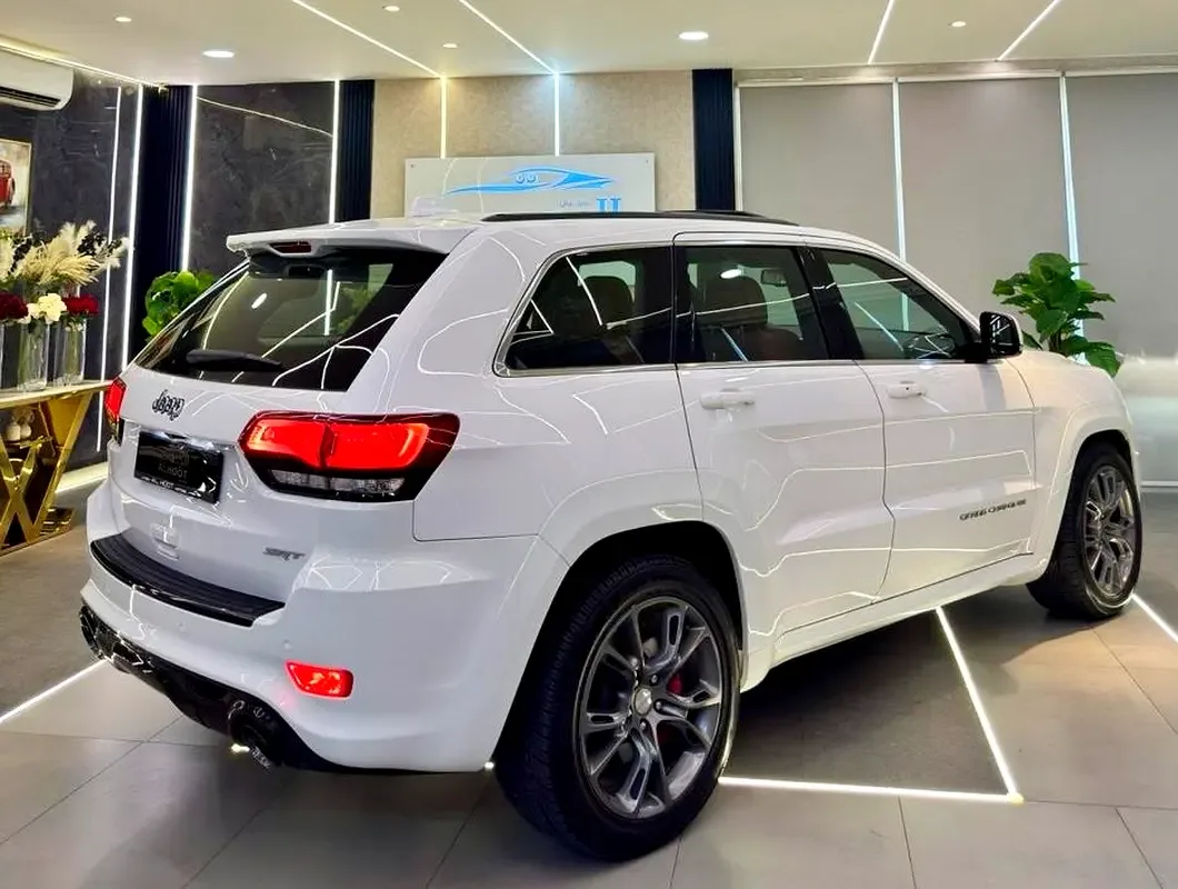 Jeep Grand Cherokee 6.4 AT AWD (468 hp) - 3