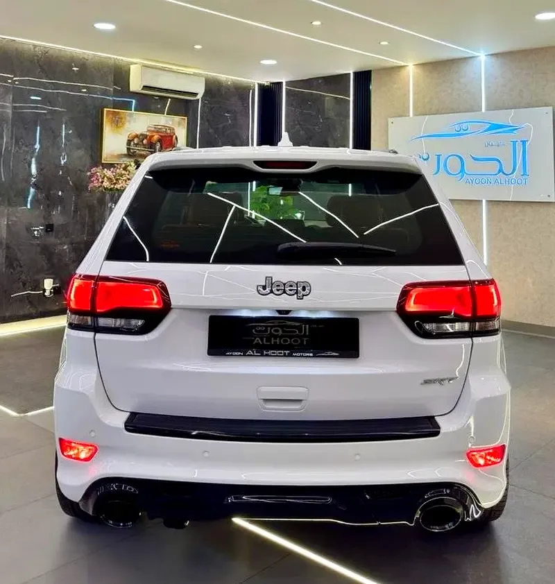 Jeep Grand Cherokee 6.4 AT AWD (468 hp) - 8