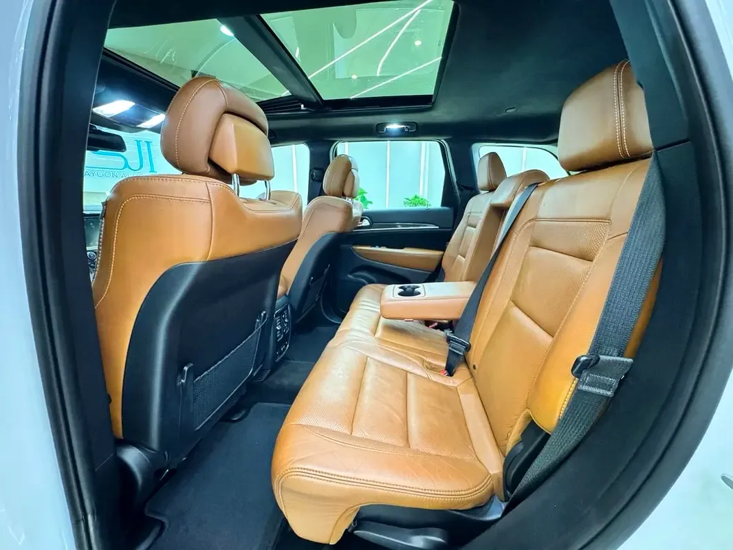 Jeep Grand Cherokee 6.4 AT AWD (468 hp) - 20