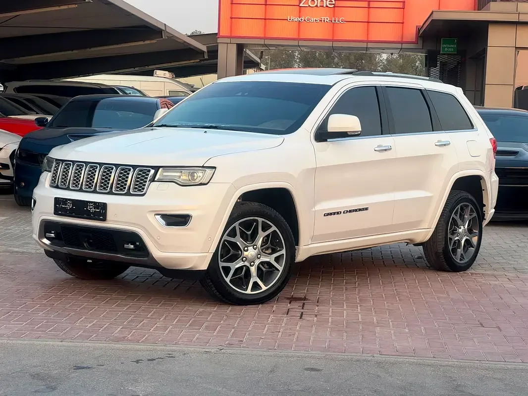 Jeep Grand Cherokee 6.4 Hemi AT AWD (468 hp)