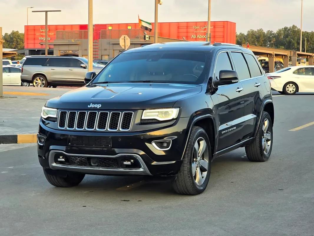 Jeep Grand Cherokee 6.4 Hemi AT AWD (468 حصان) - 3
