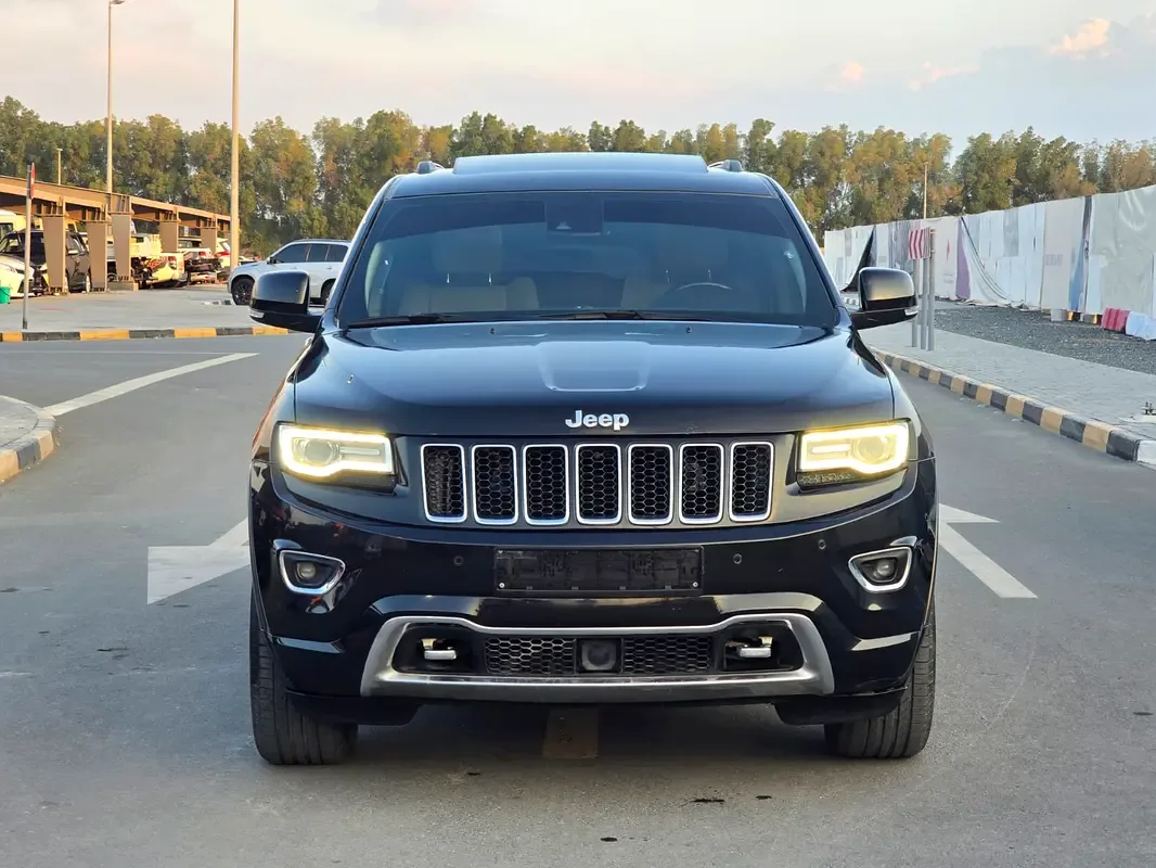 Jeep Grand Cherokee 6.4 Hemi AT AWD (468 حصان) - 4