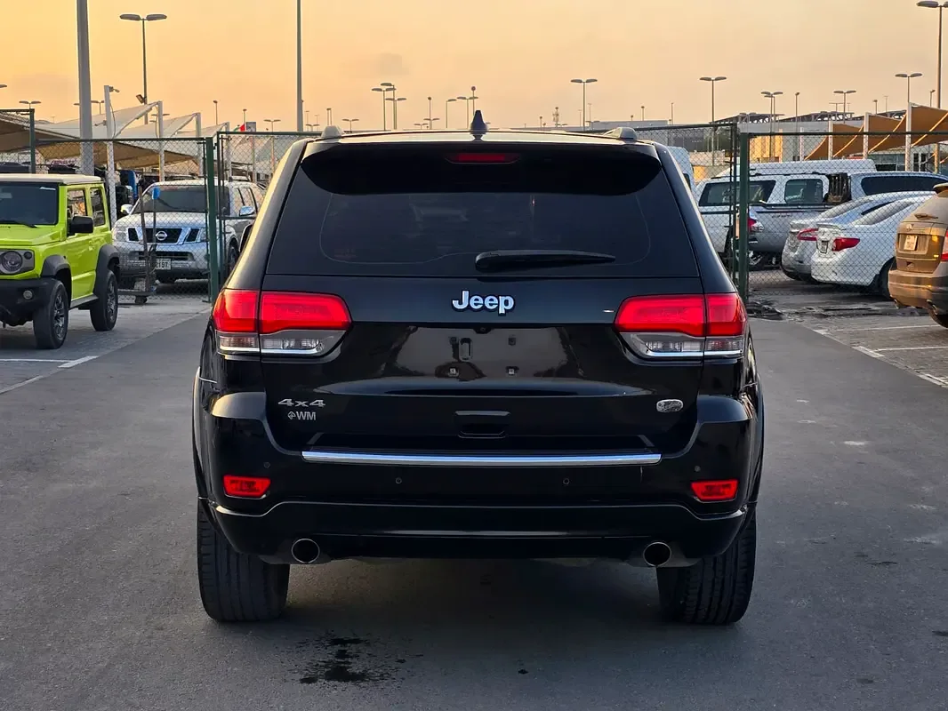 Jeep Grand Cherokee 6.4 Hemi AT AWD (468 حصان) - 7