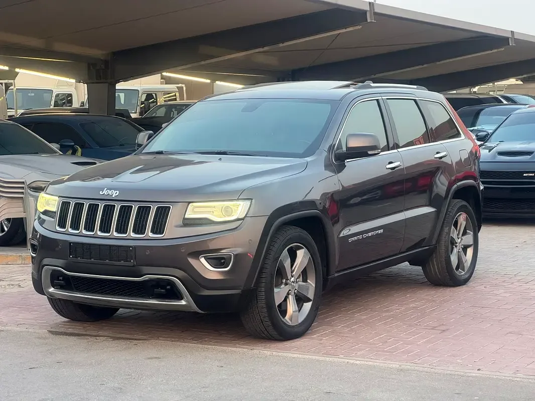 Jeep Grand Cherokee 6.4 Hemi AT AWD (468 hp)