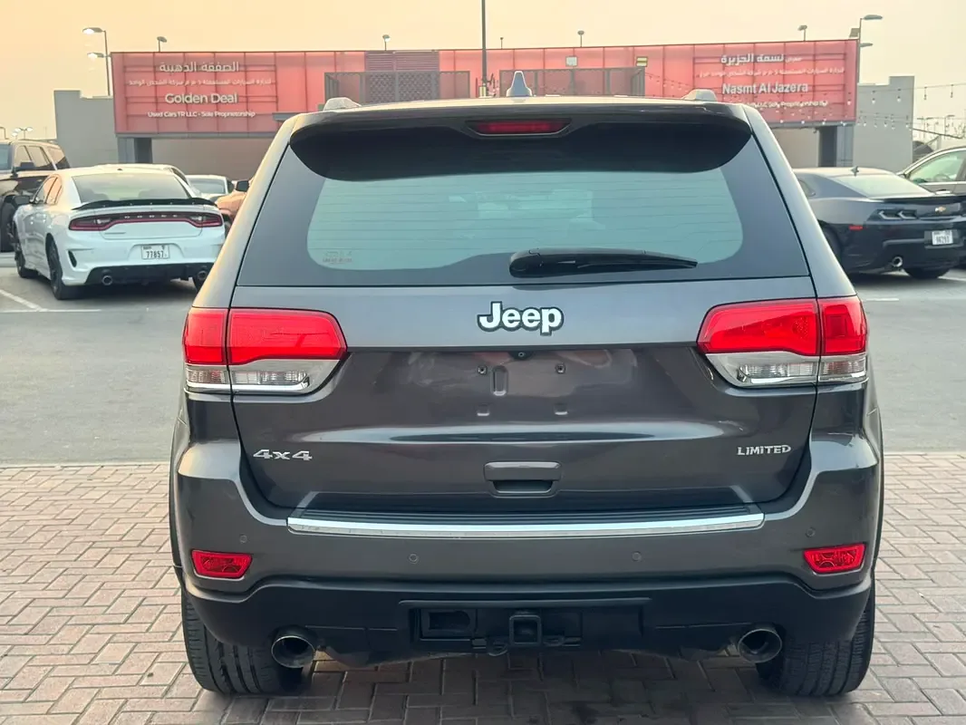 Jeep Grand Cherokee 6.4 Hemi AT AWD (468 hp) - 6