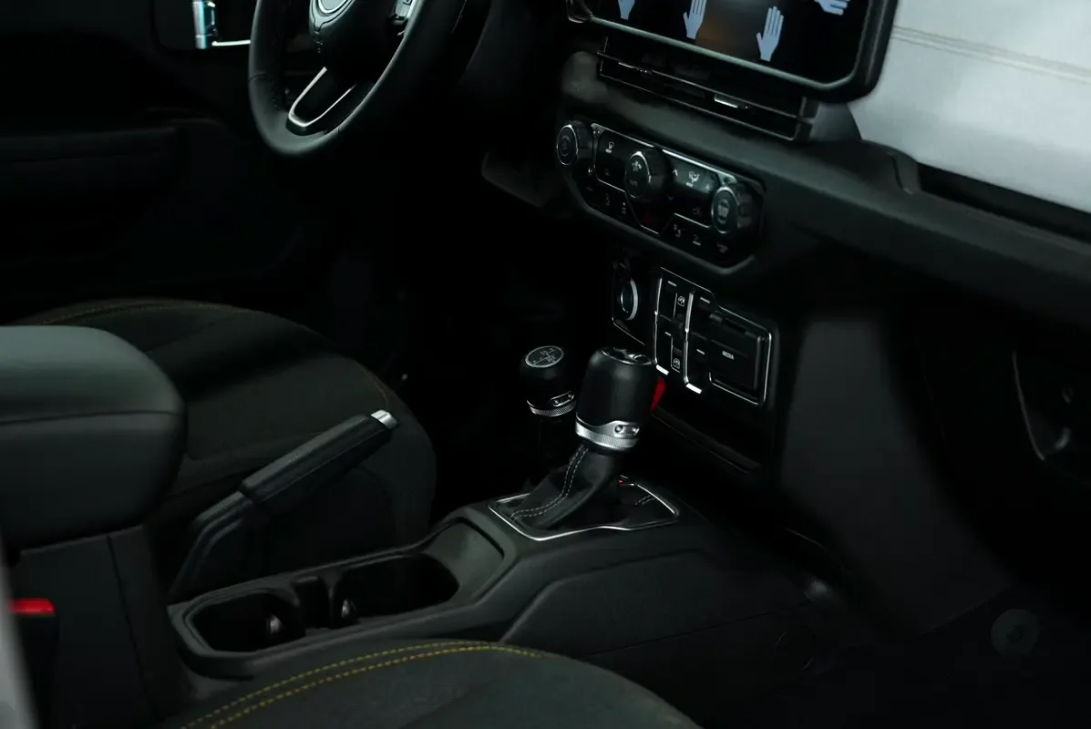 Jeep Wrangler 2.0 AT 4WD (272 hp) - 10
